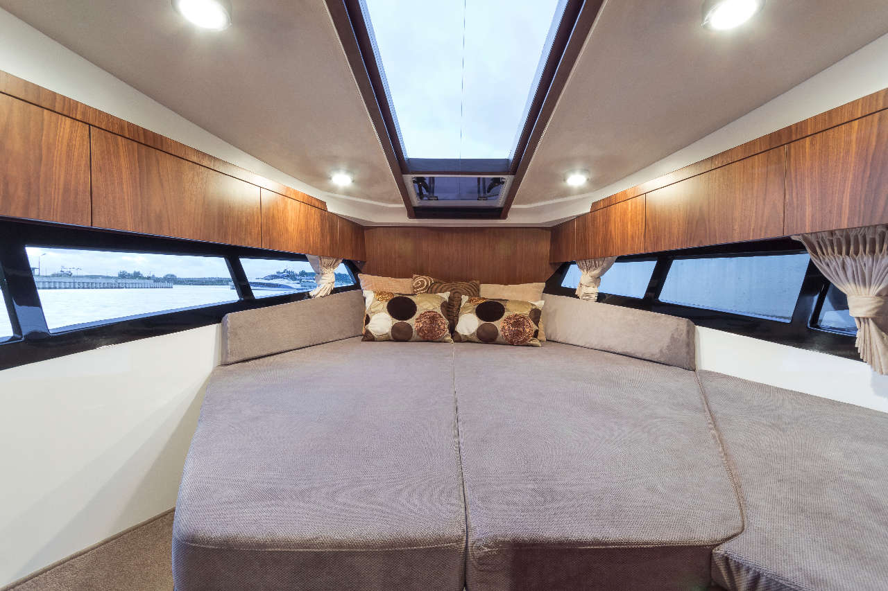 Galeon 300 FLY Internal image 7