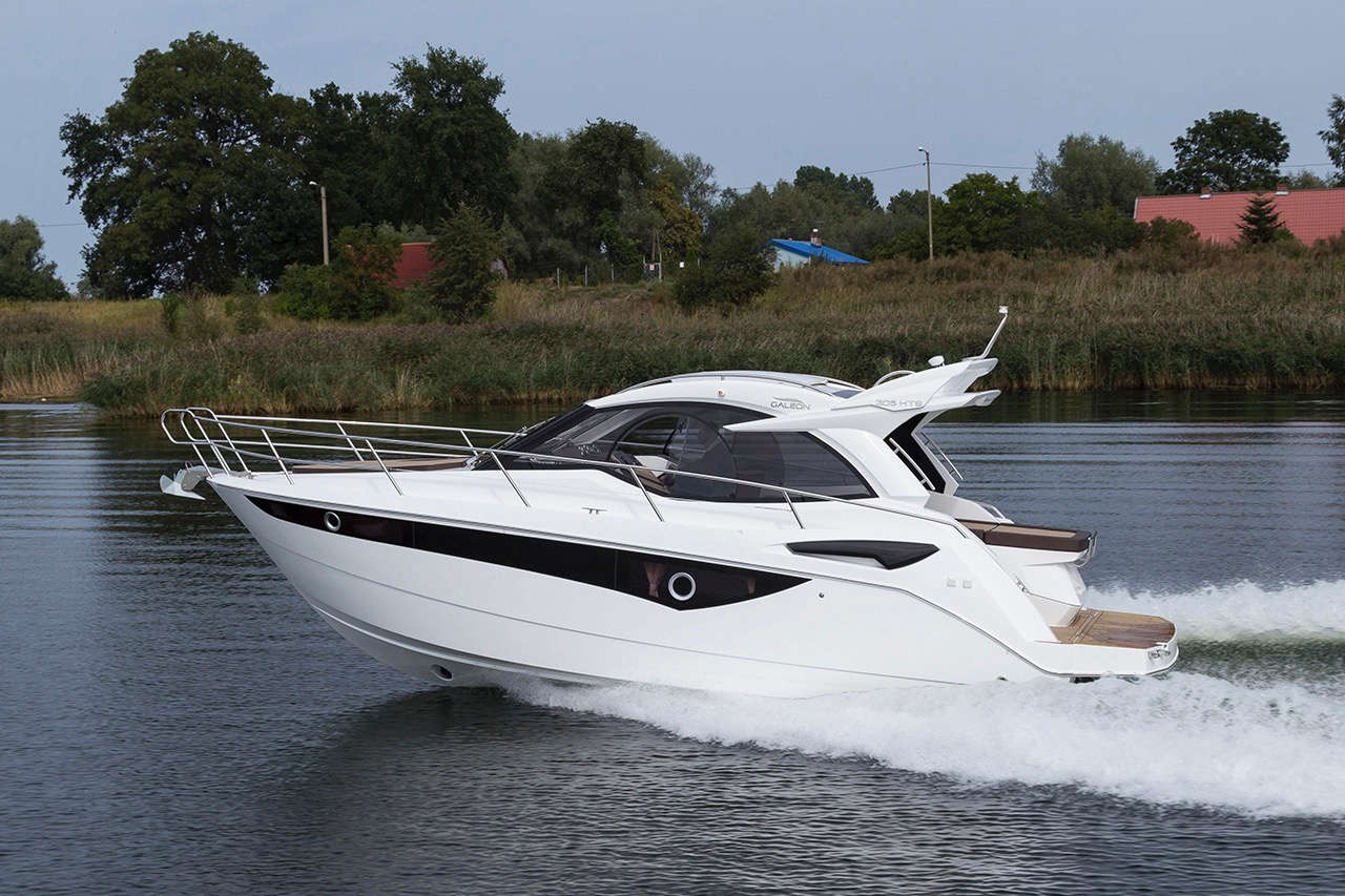 Galeon 305 HTS External image 2