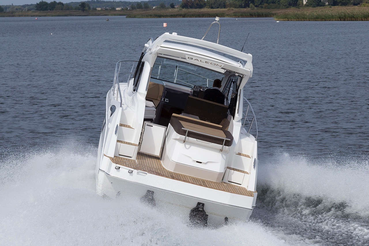 Galeon 305 HTS External image 5