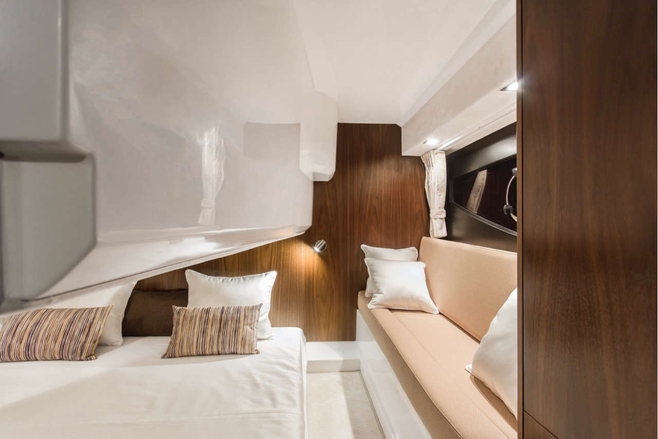 Galeon 305 HTS Internal image 15
