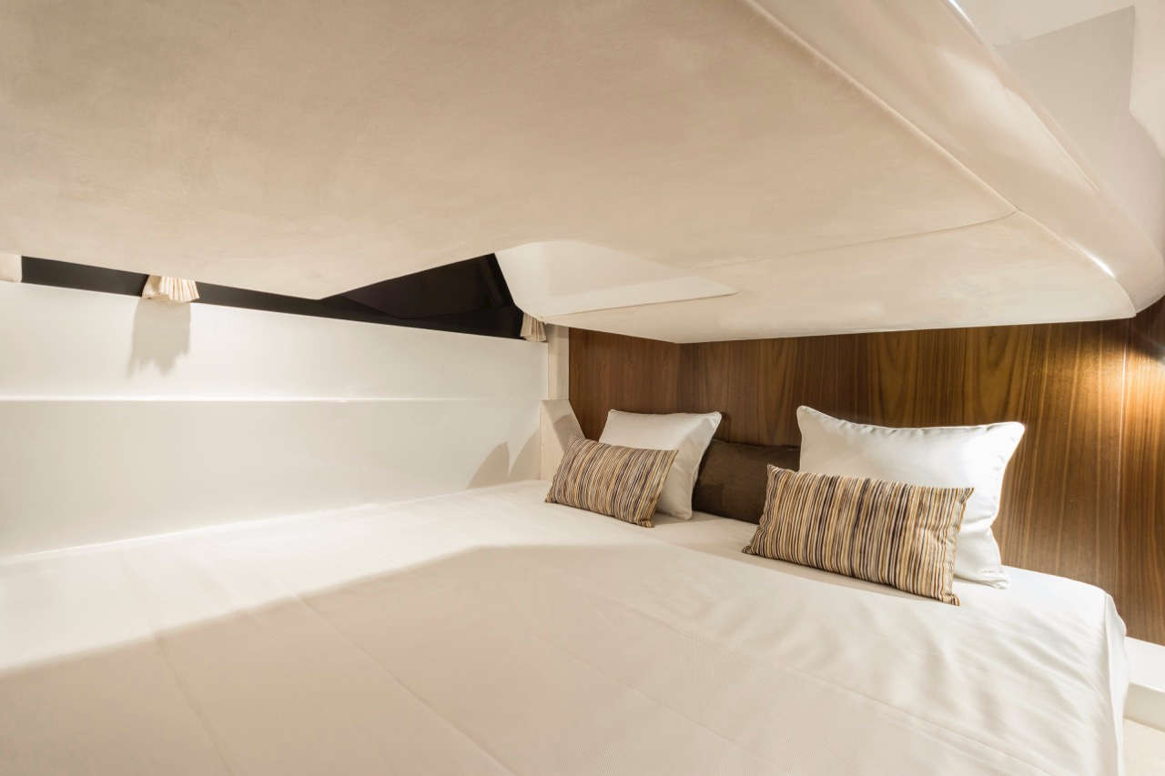 Galeon 305 HTS Internal image 16