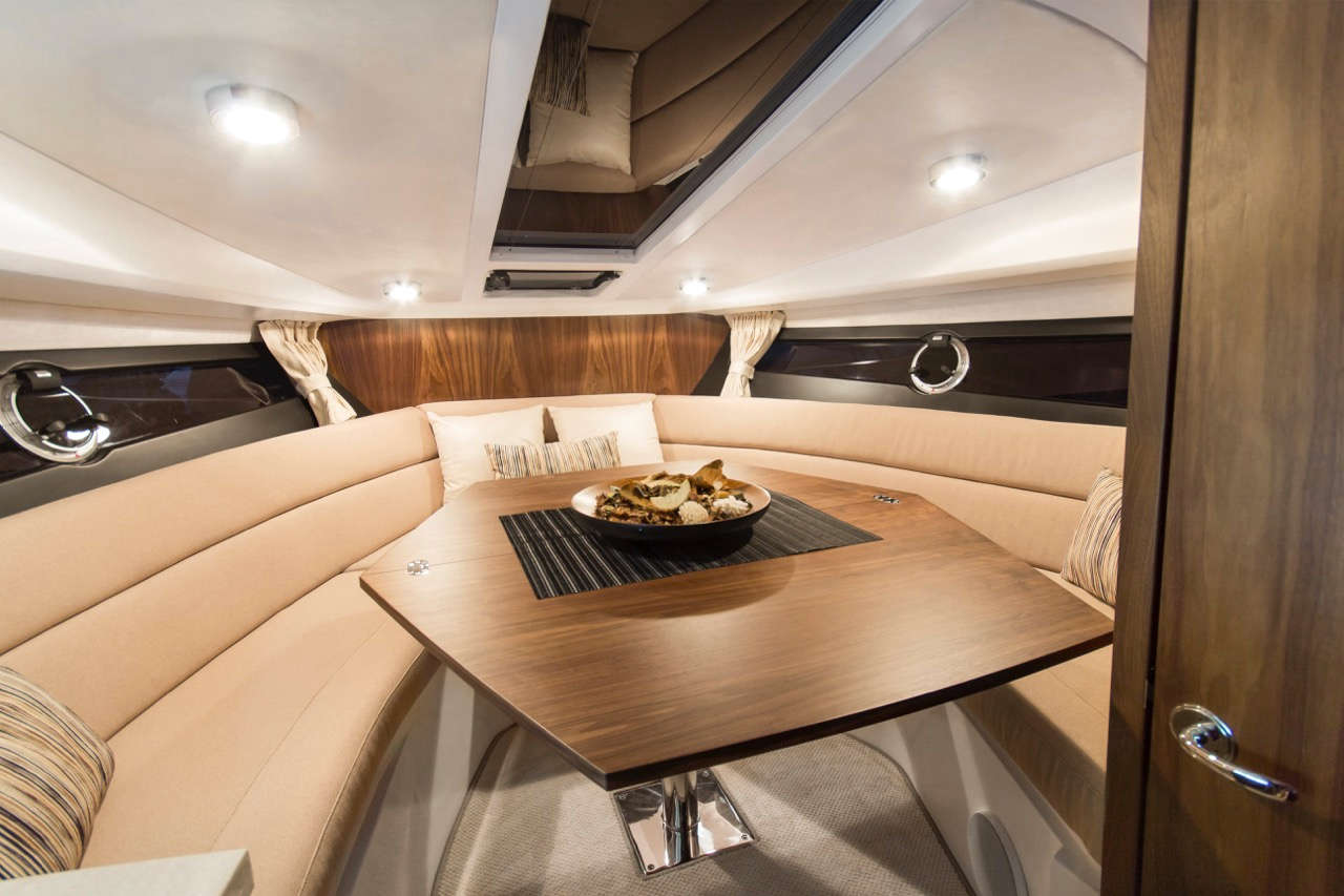 Galeon 305 HTS Internal image 18