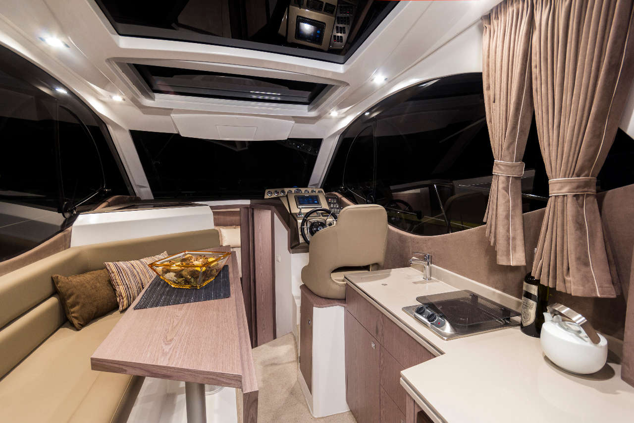 Galeon 310 HTC Internal image 13