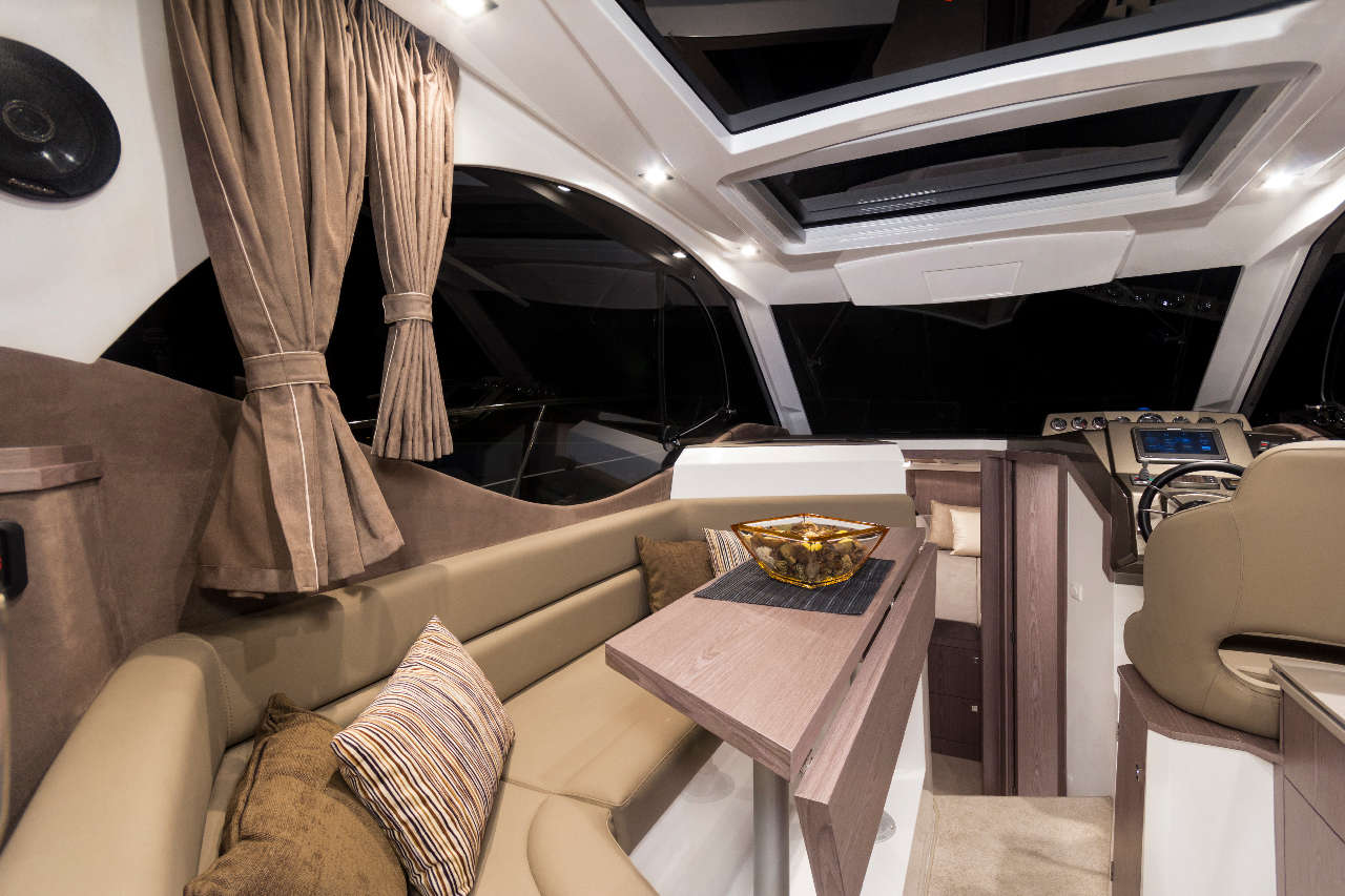 Galeon 310 HTC Internal image 14
