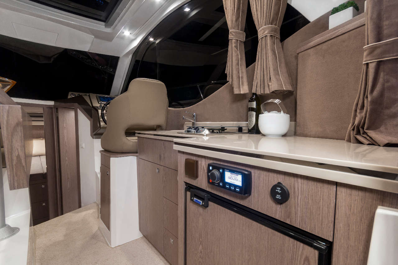 Galeon 310 HTC Internal image 15
