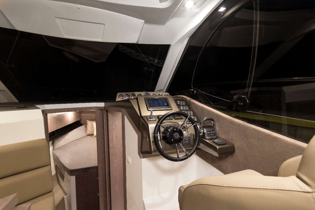 Galeon 310 HTC Internal image 16