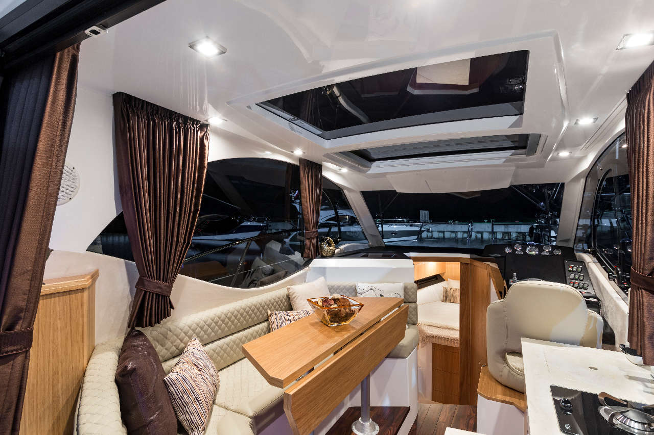 Galeon 310 HTC Internal image 3