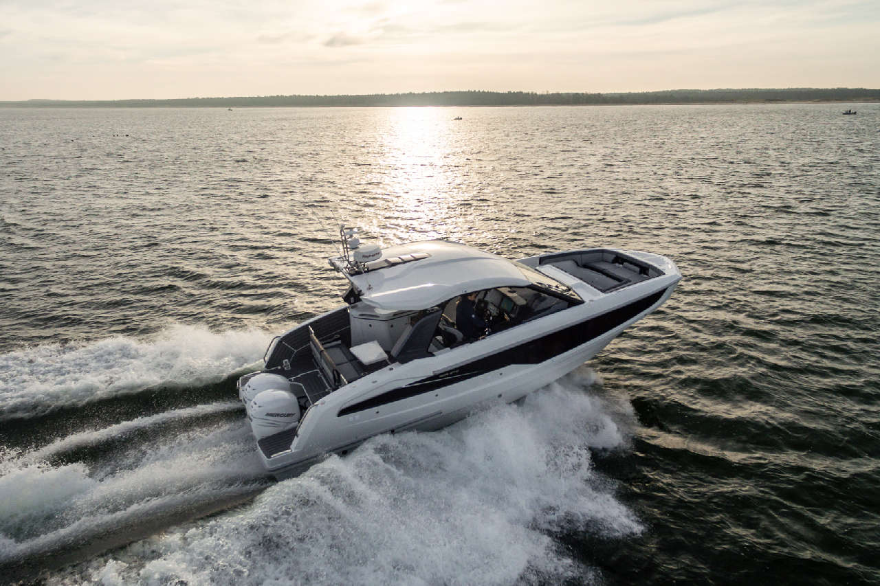 Galeon 325 GTO External image 14