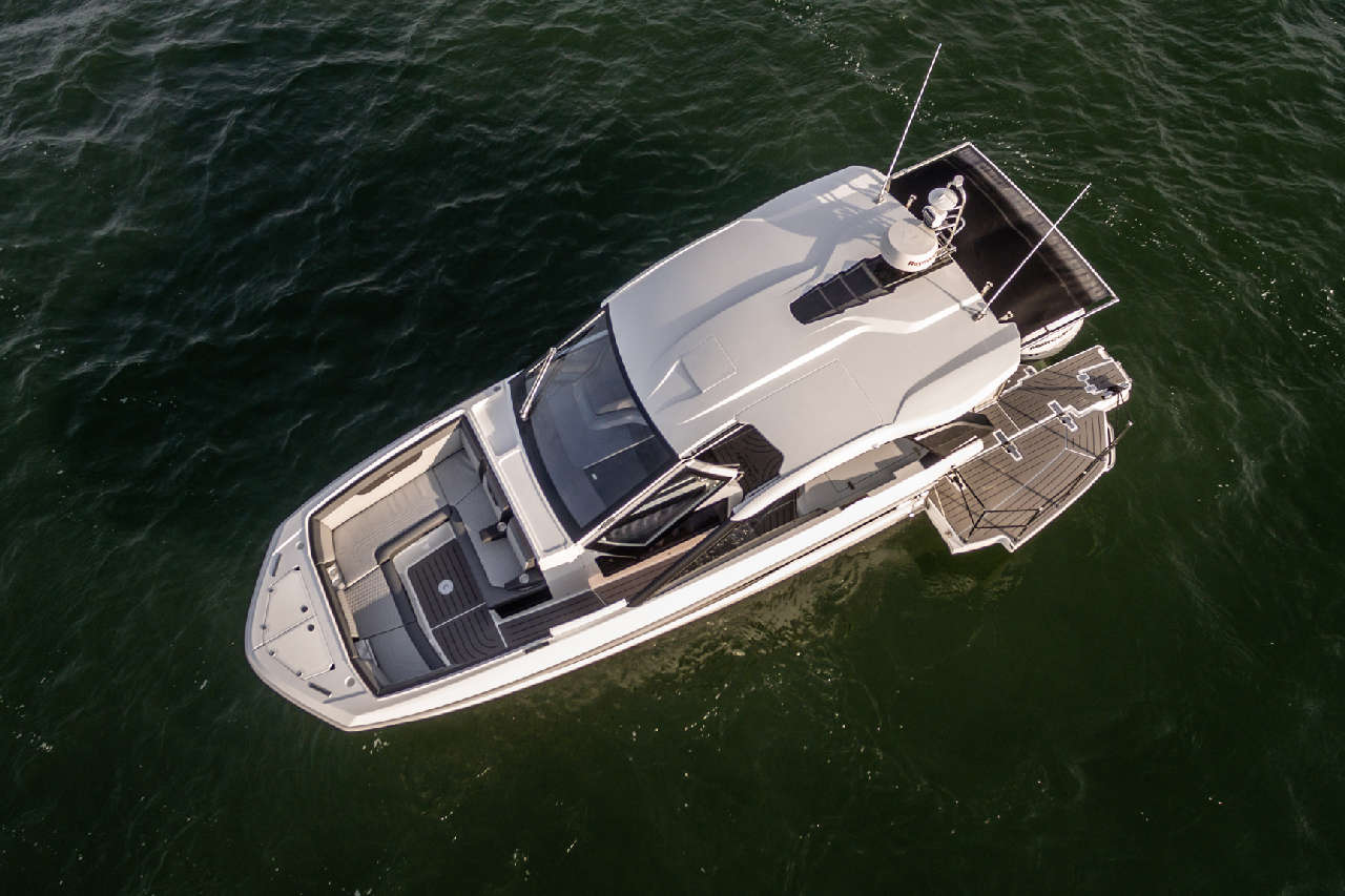 Galeon 325 GTO External image 17