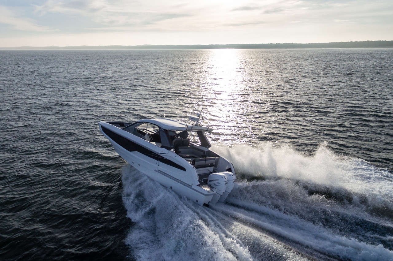 Galeon 325 GTO External image 3