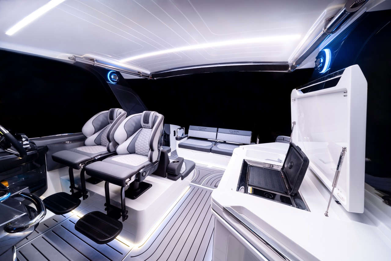 Galeon 325 GTO Internal image 2