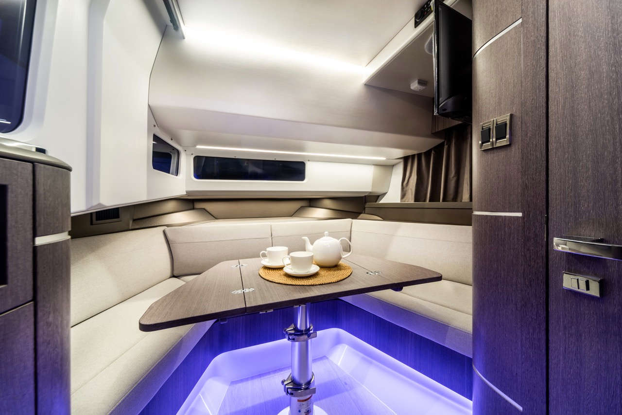 Galeon 325 GTO Internal image 6