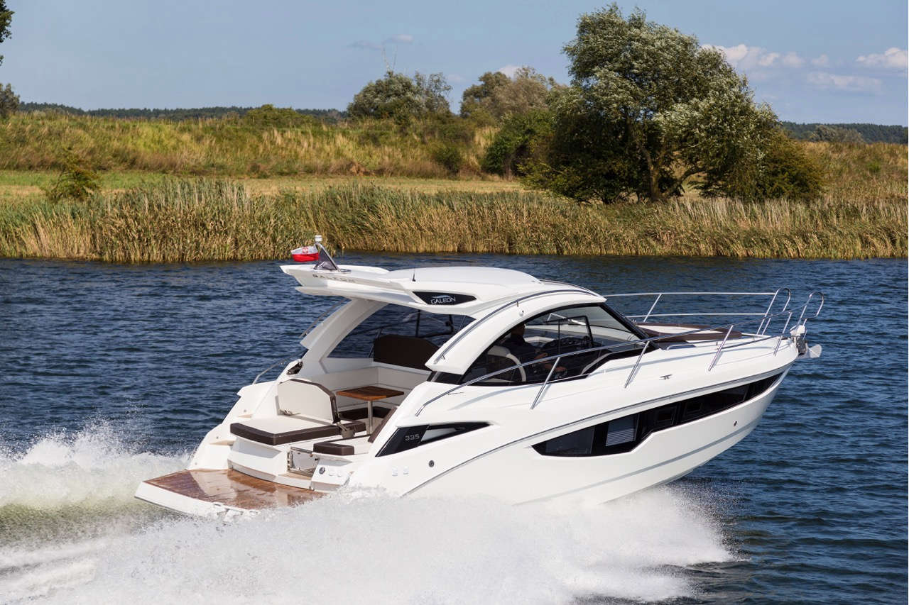 Galeon 335 HTS External image 1