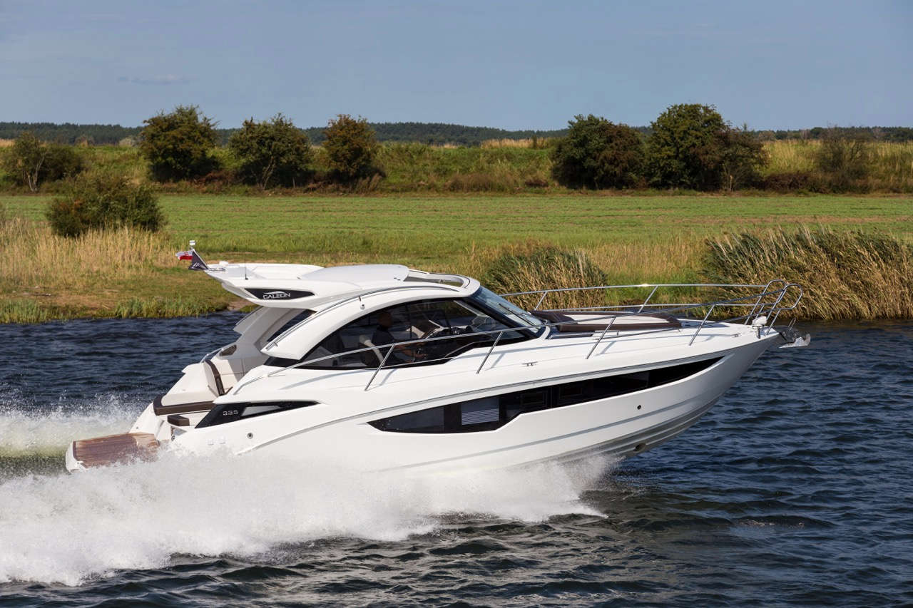 Galeon 335 HTS External image 2