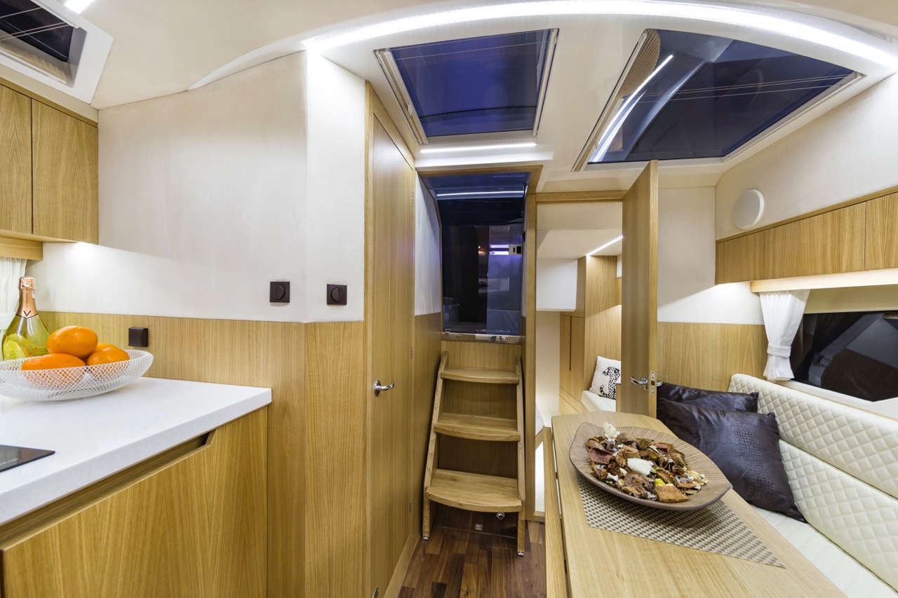 Galeon 335 HTS Internal image 4