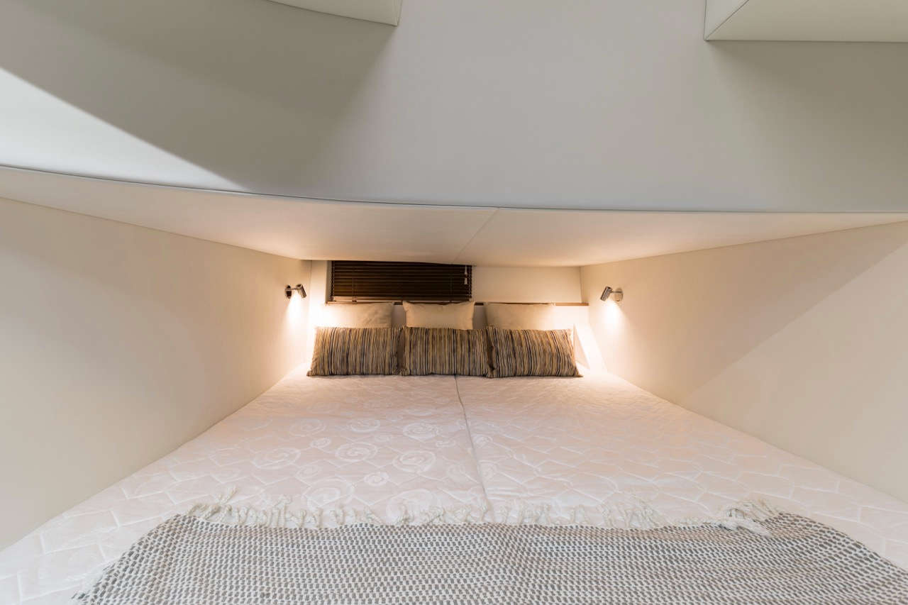 Galeon 335 HTS Internal image 24