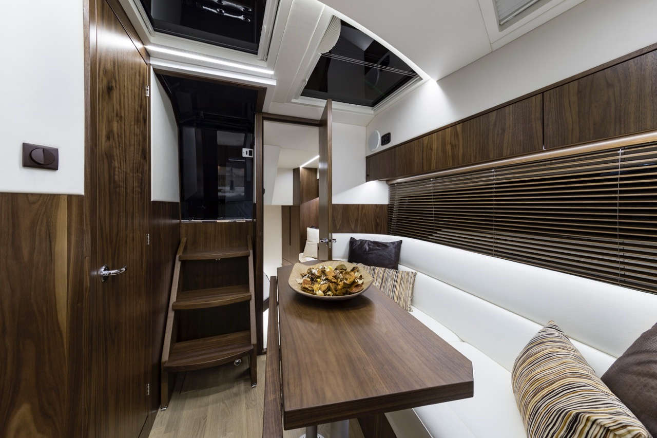 Galeon 335 HTS Internal image 19