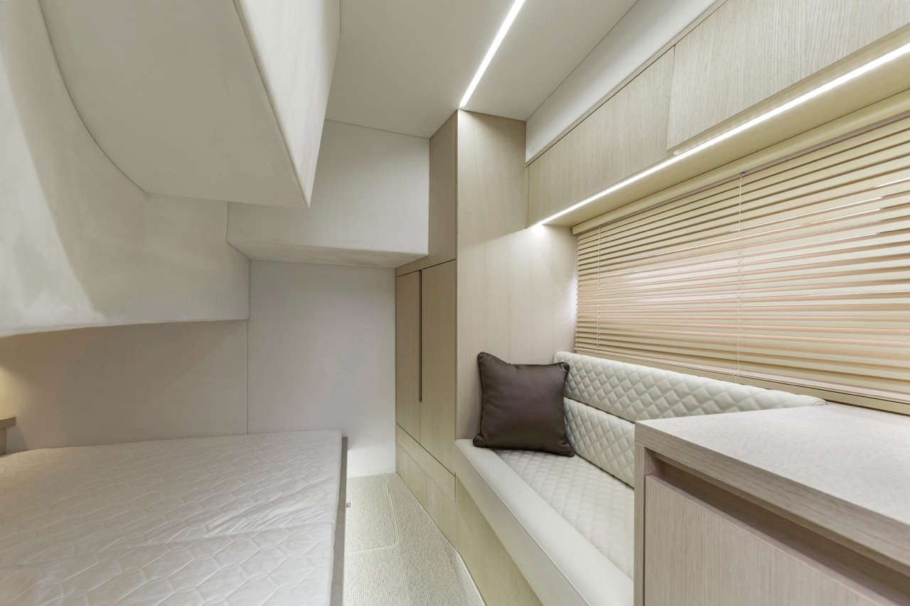 Galeon 335 HTS Internal image 31