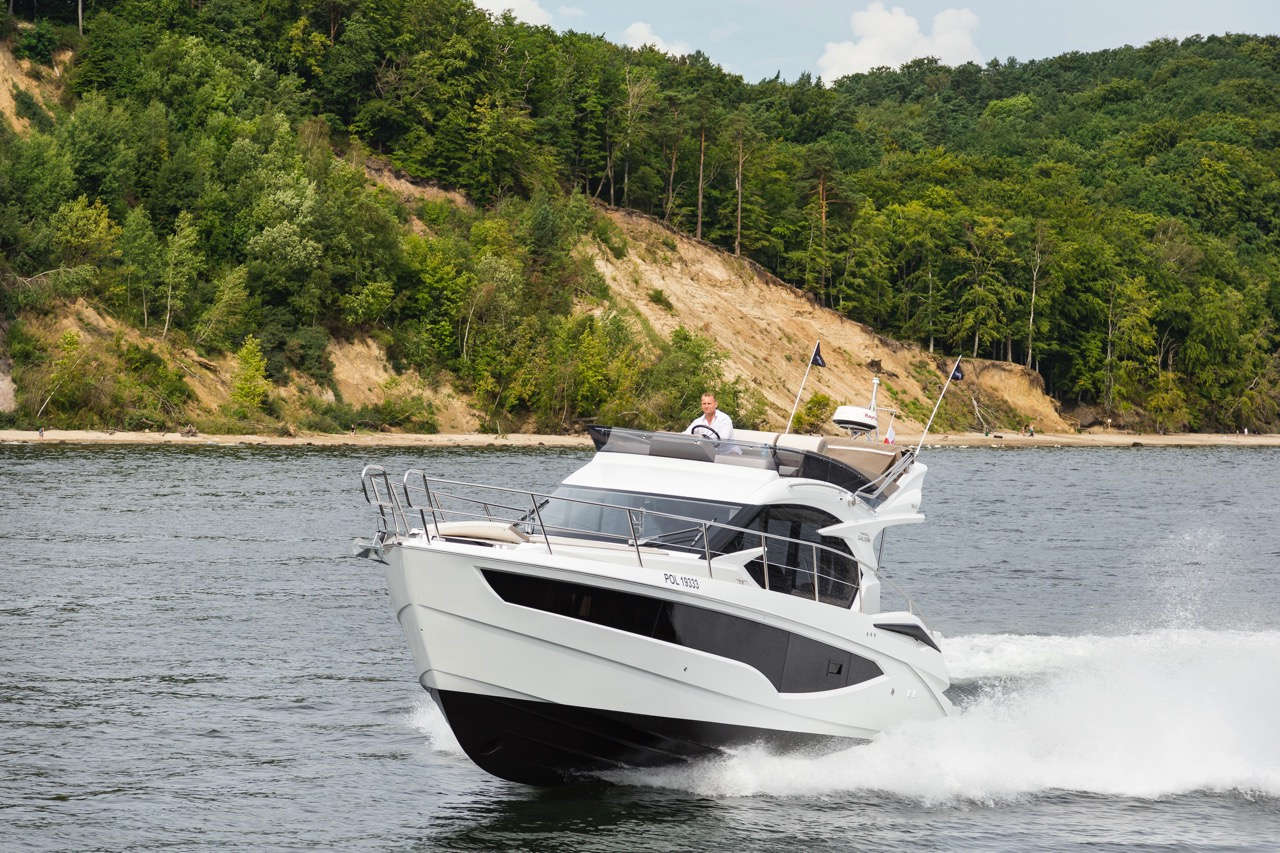 Galeon 360 FLY External image 9