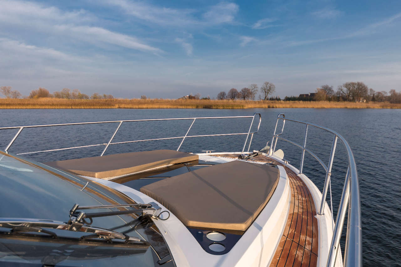 Galeon 360 FLY Cockpit image 4