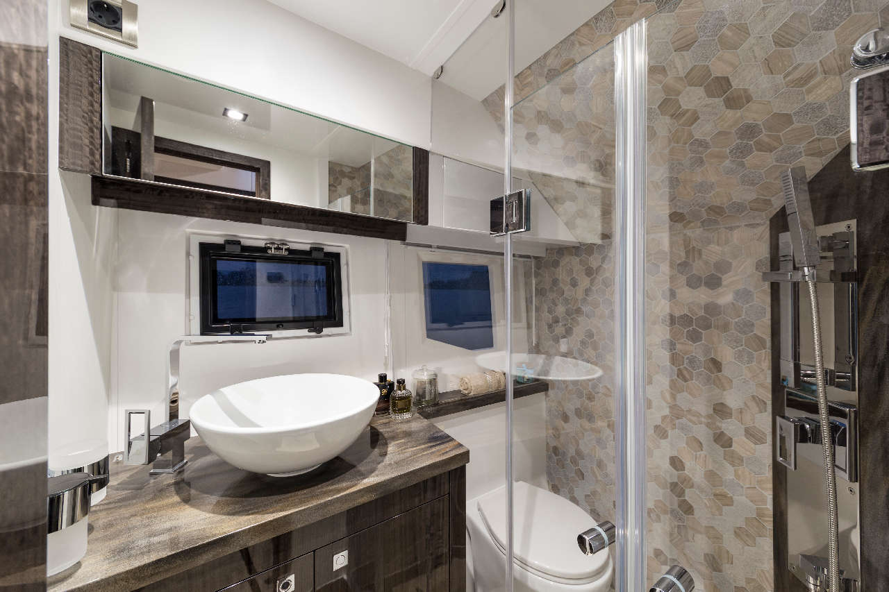 Galeon 360 FLY Internal image 1