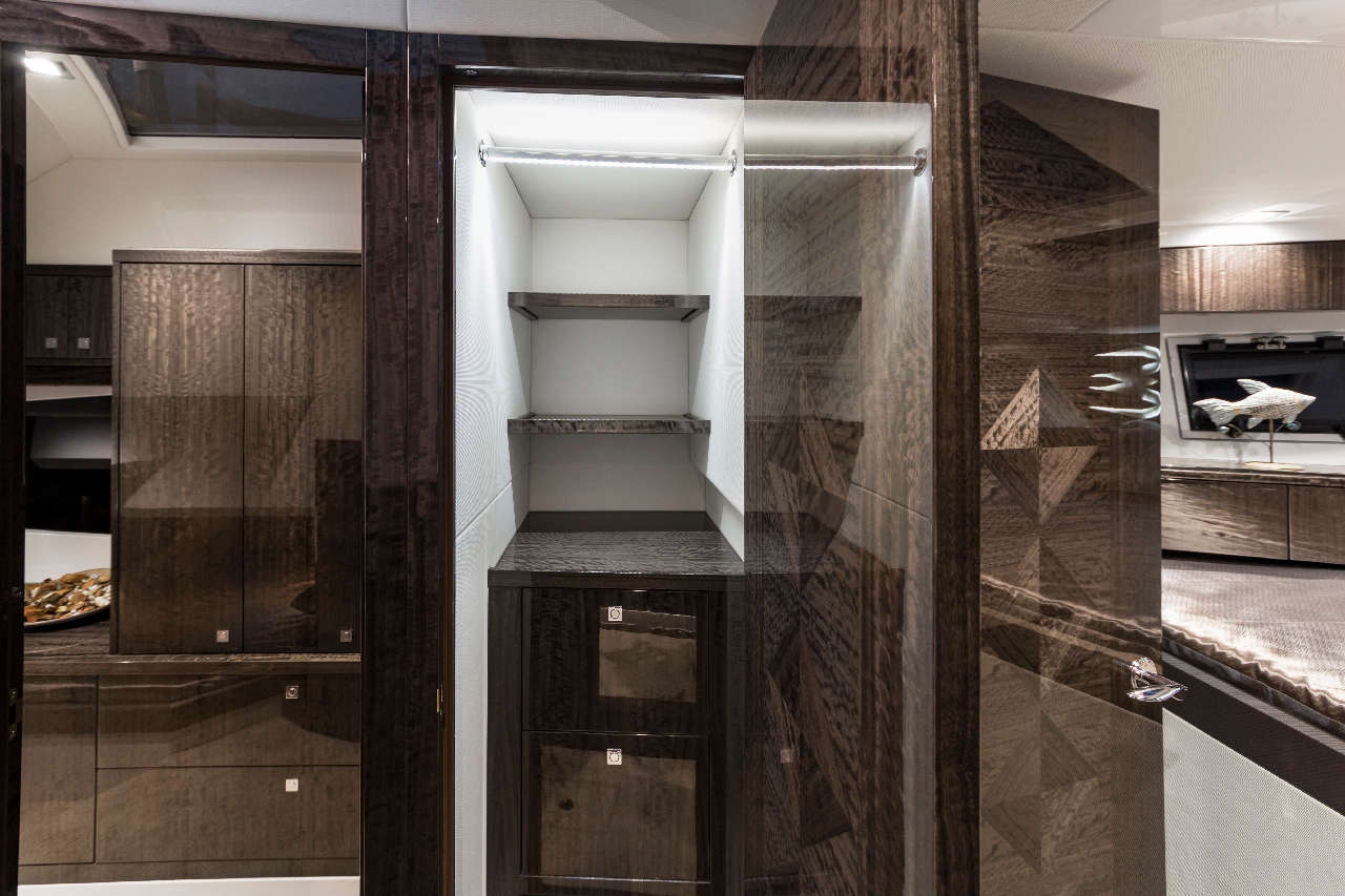 Galeon 360 FLY Internal image 3