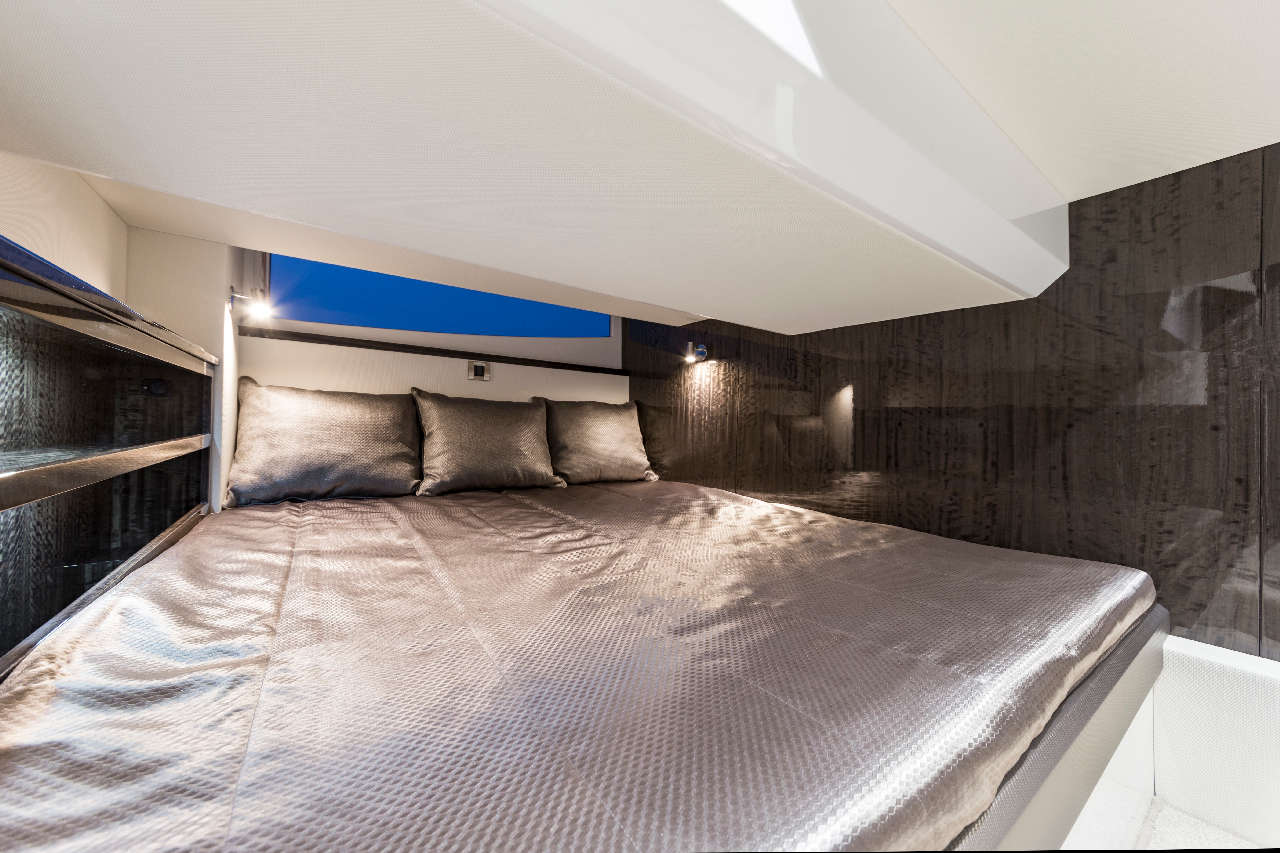 Galeon 360 FLY Internal image 5