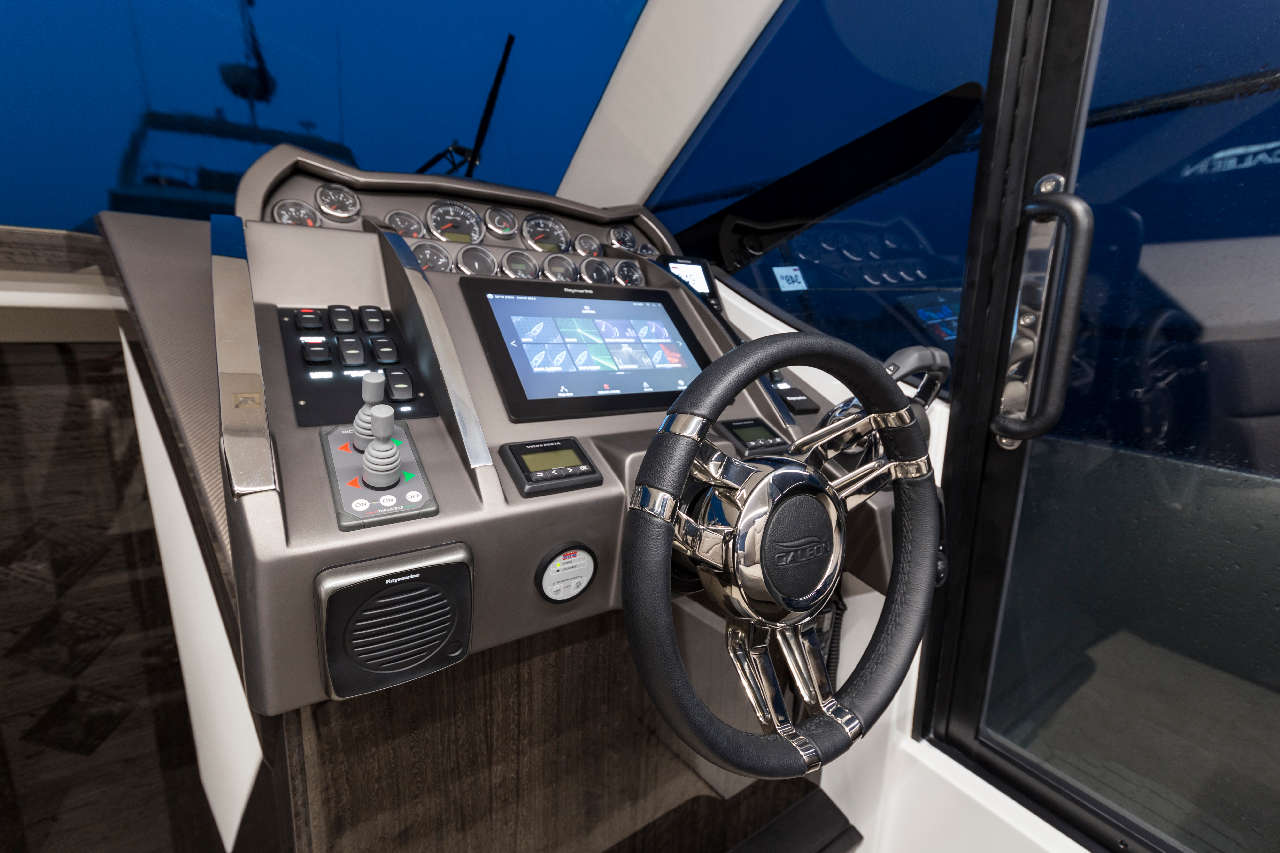 Galeon 360 FLY Internal image 7