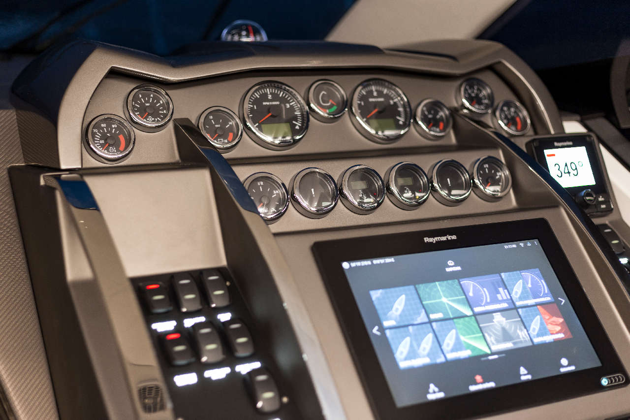 Galeon 360 FLY Internal image 8