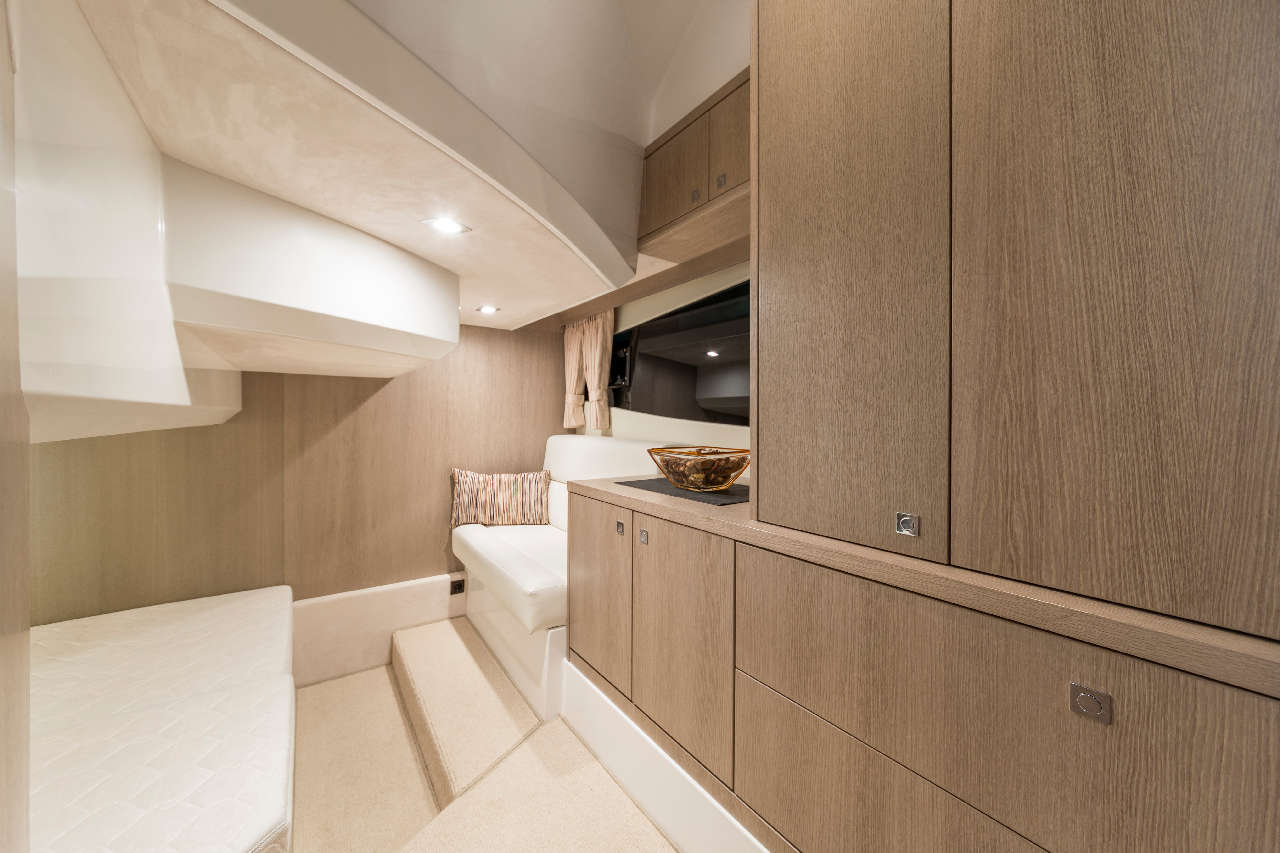 Galeon 360 FLY Internal image 13