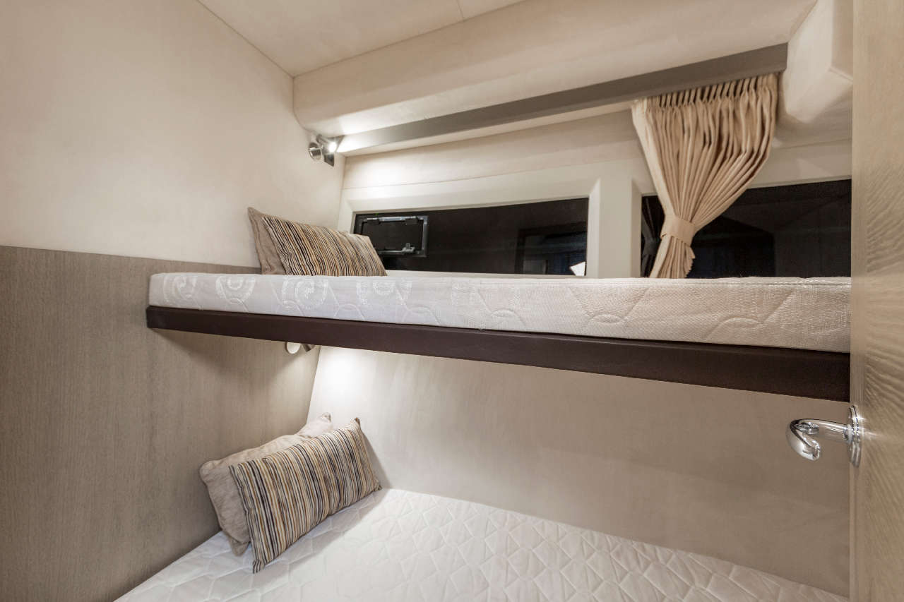 Galeon 360 FLY Internal image 15