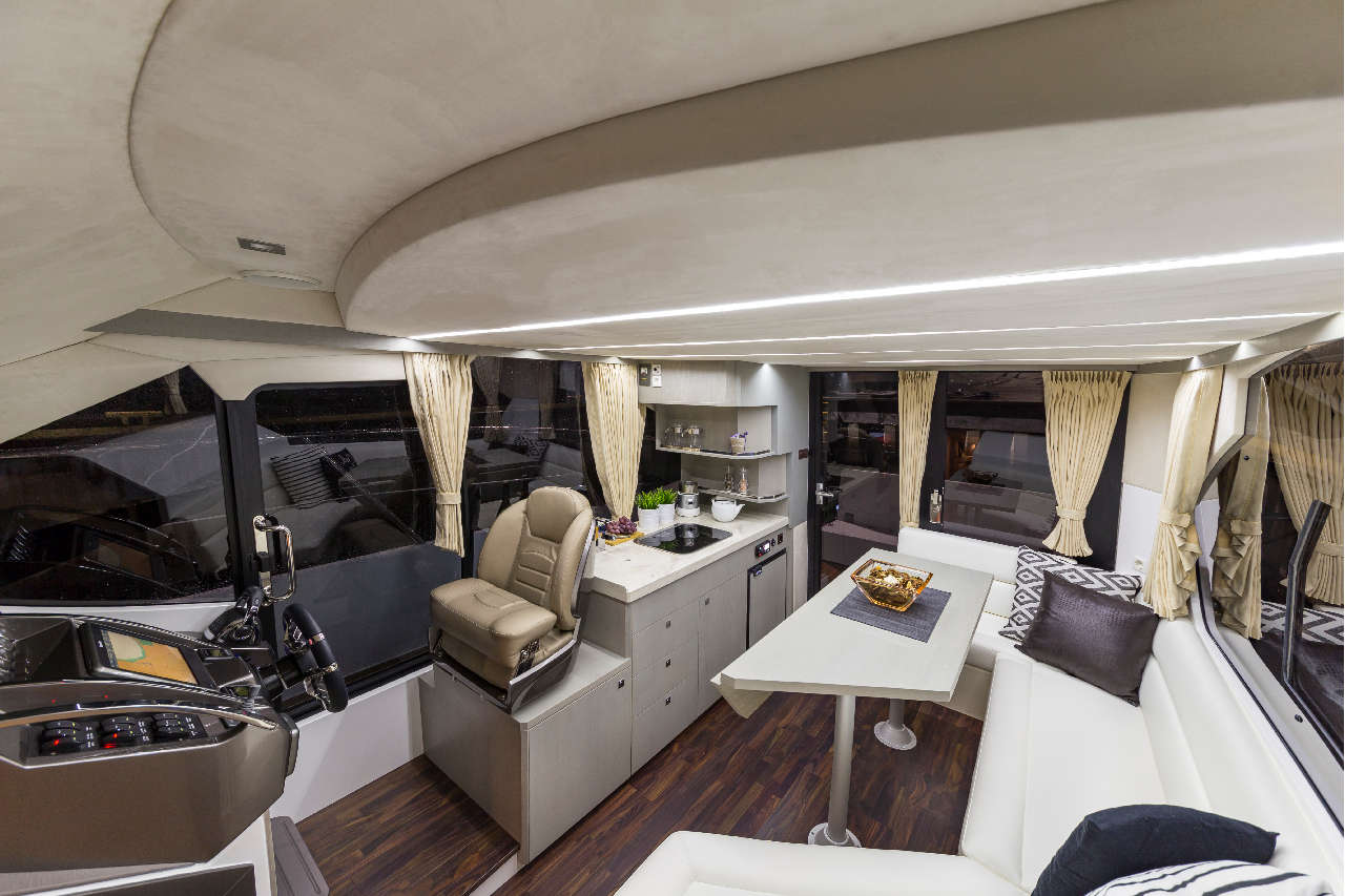 Galeon 360 FLY Internal image 18