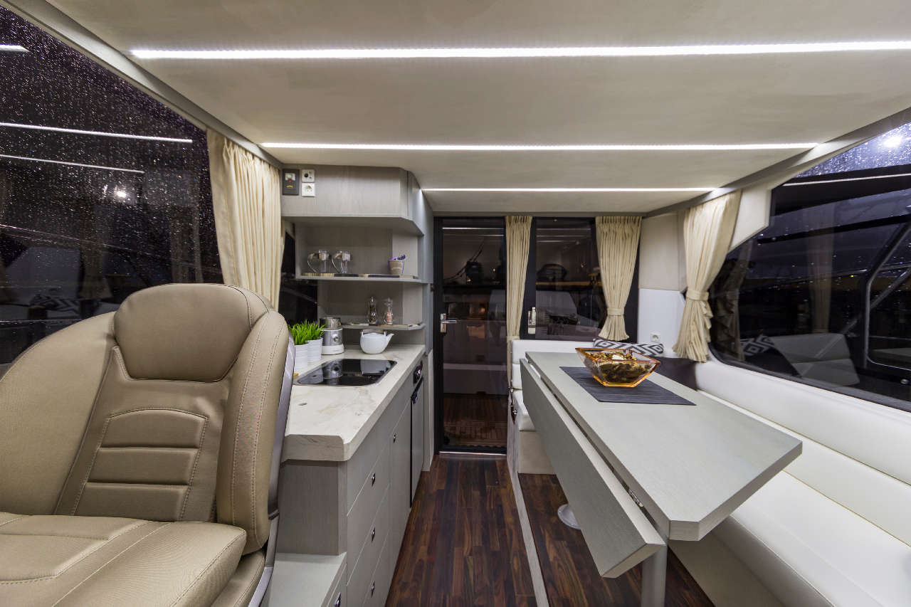 Galeon 360 FLY Internal image 19