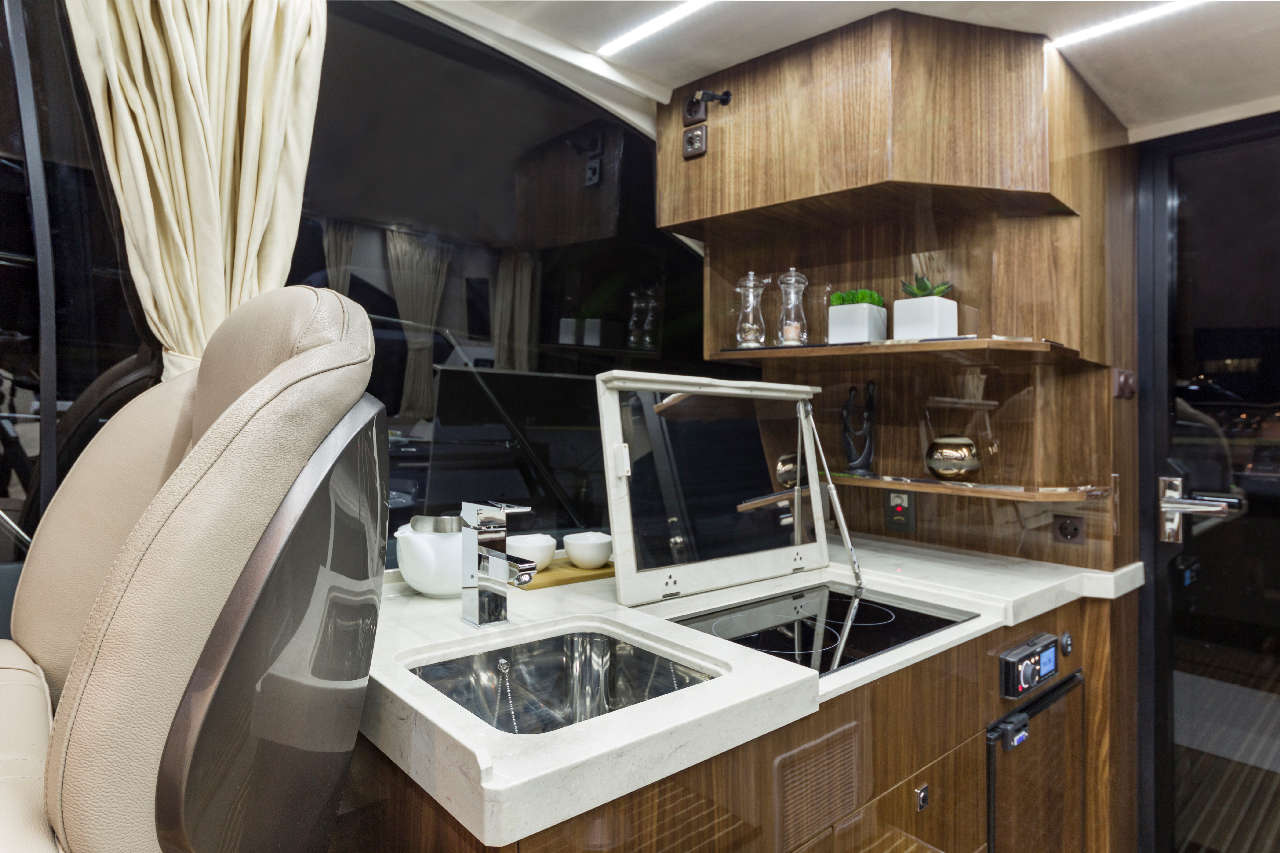 Galeon 360 FLY Internal image 35