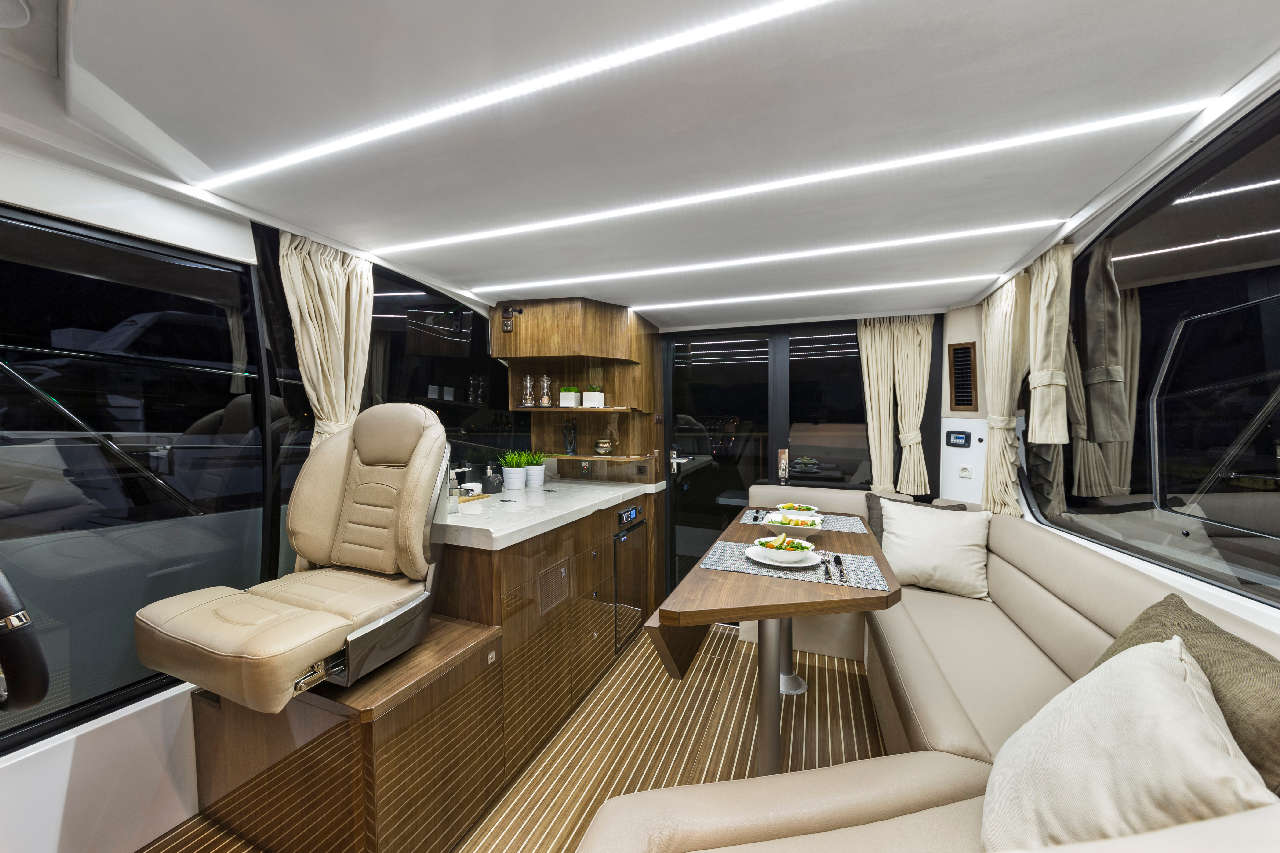 Galeon 360 FLY Internal image 37