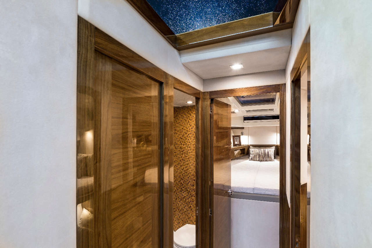 Galeon 360 FLY Internal image 38