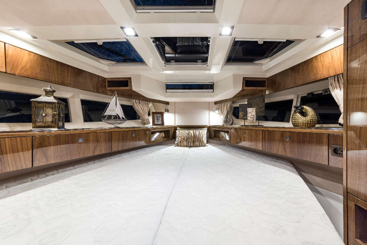 Galeon 360 FLY Internal image 41
