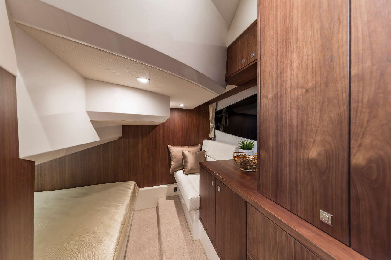 Galeon 360 FLY Internal image 31