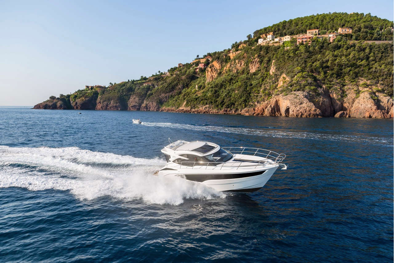 Galeon 365 HTS External image 1