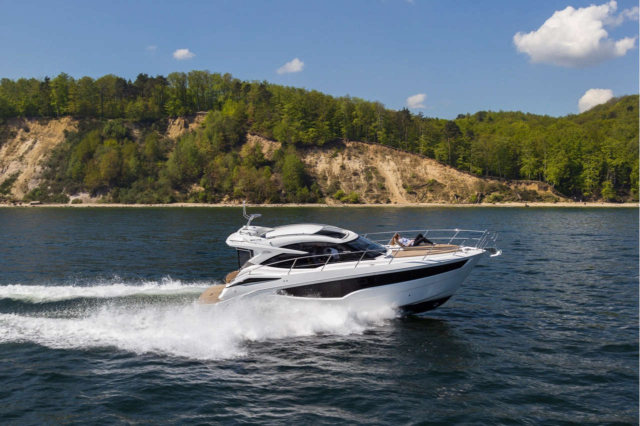 Galeon 365 HTS External image 18