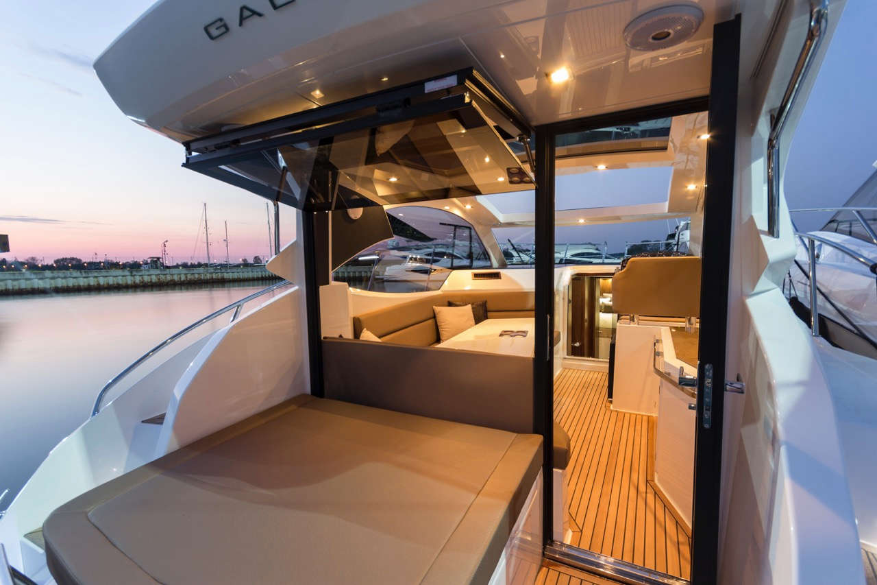 Galeon 365 HTS Cockpit image 23