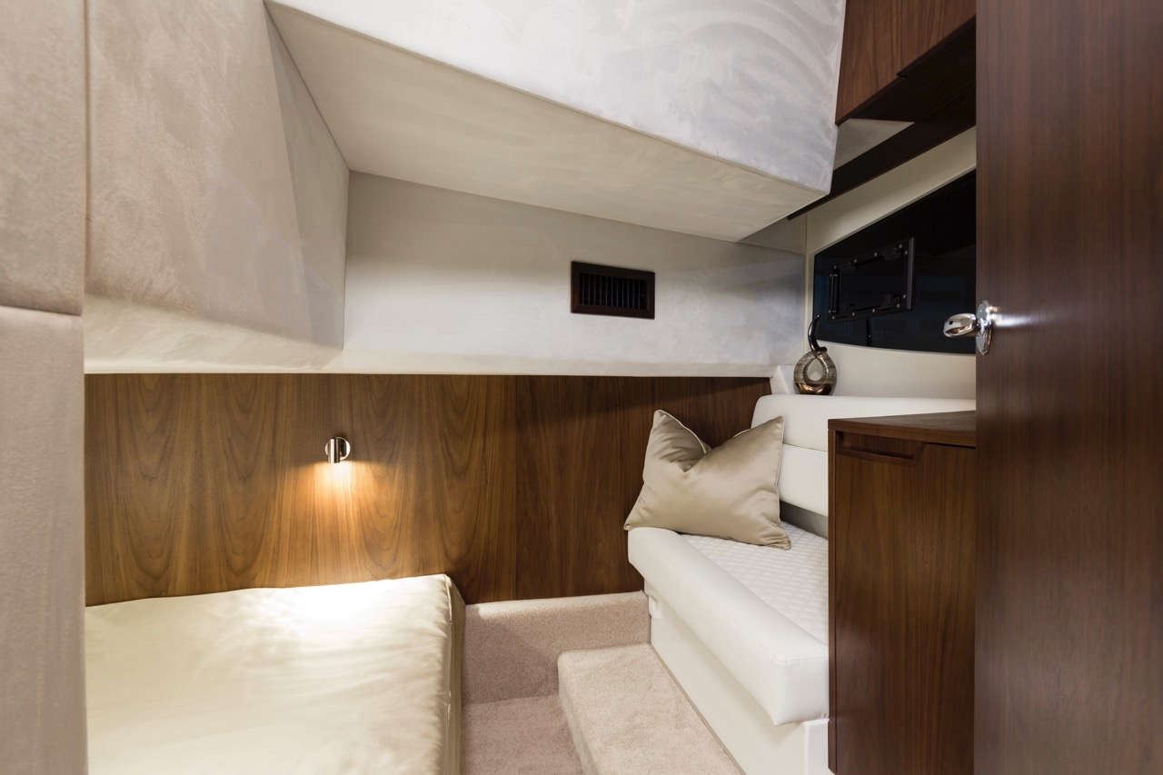 Galeon 365 HTS Internal image 6