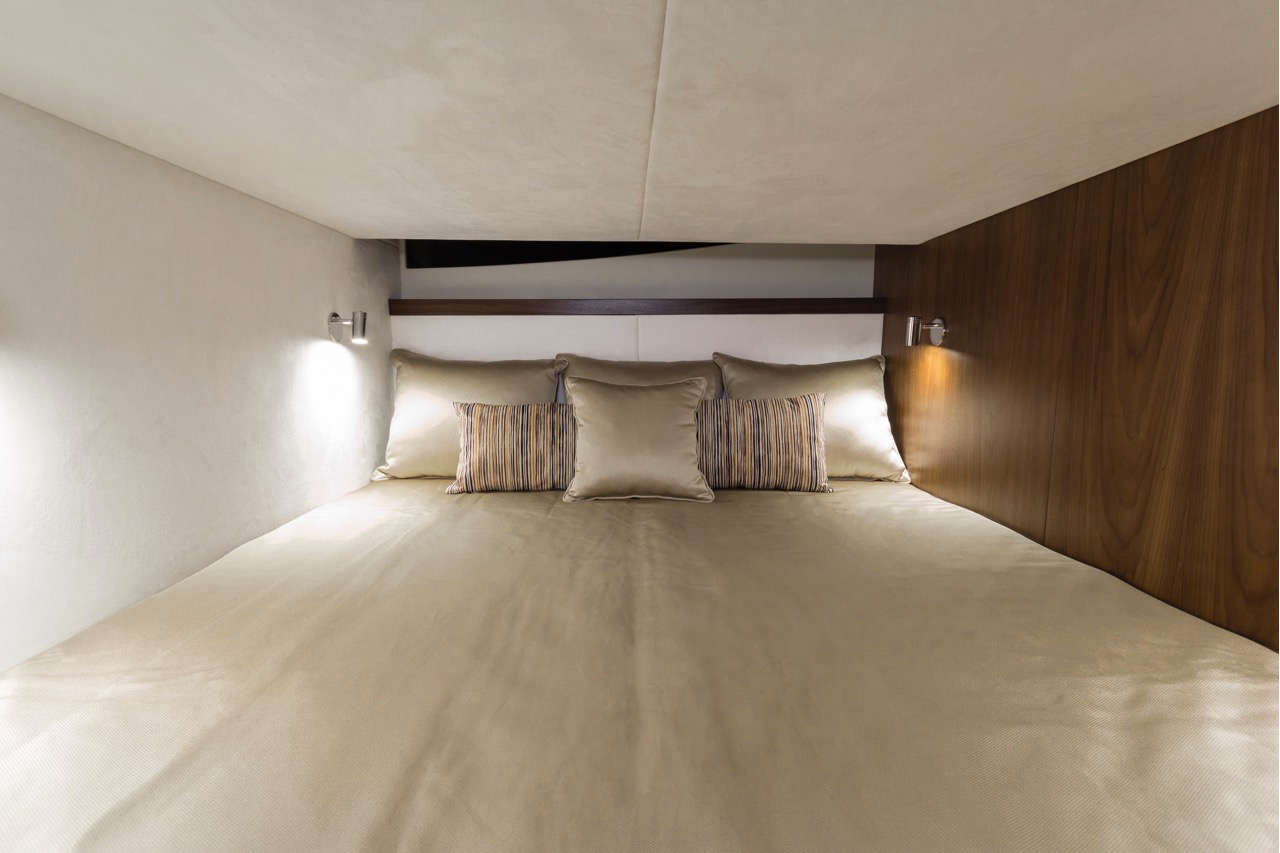 Galeon 365 HTS Internal image 7
