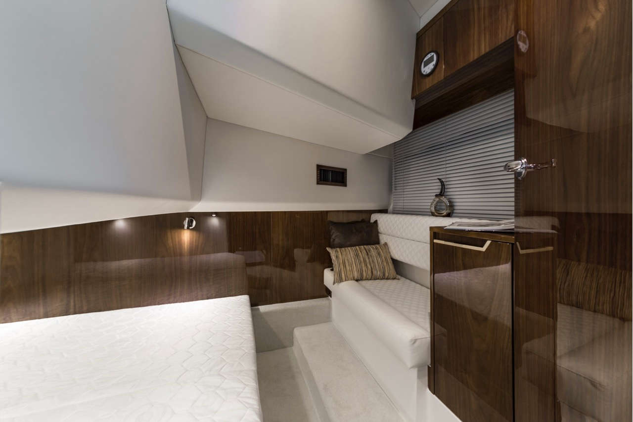 Galeon 365 HTS Internal image04