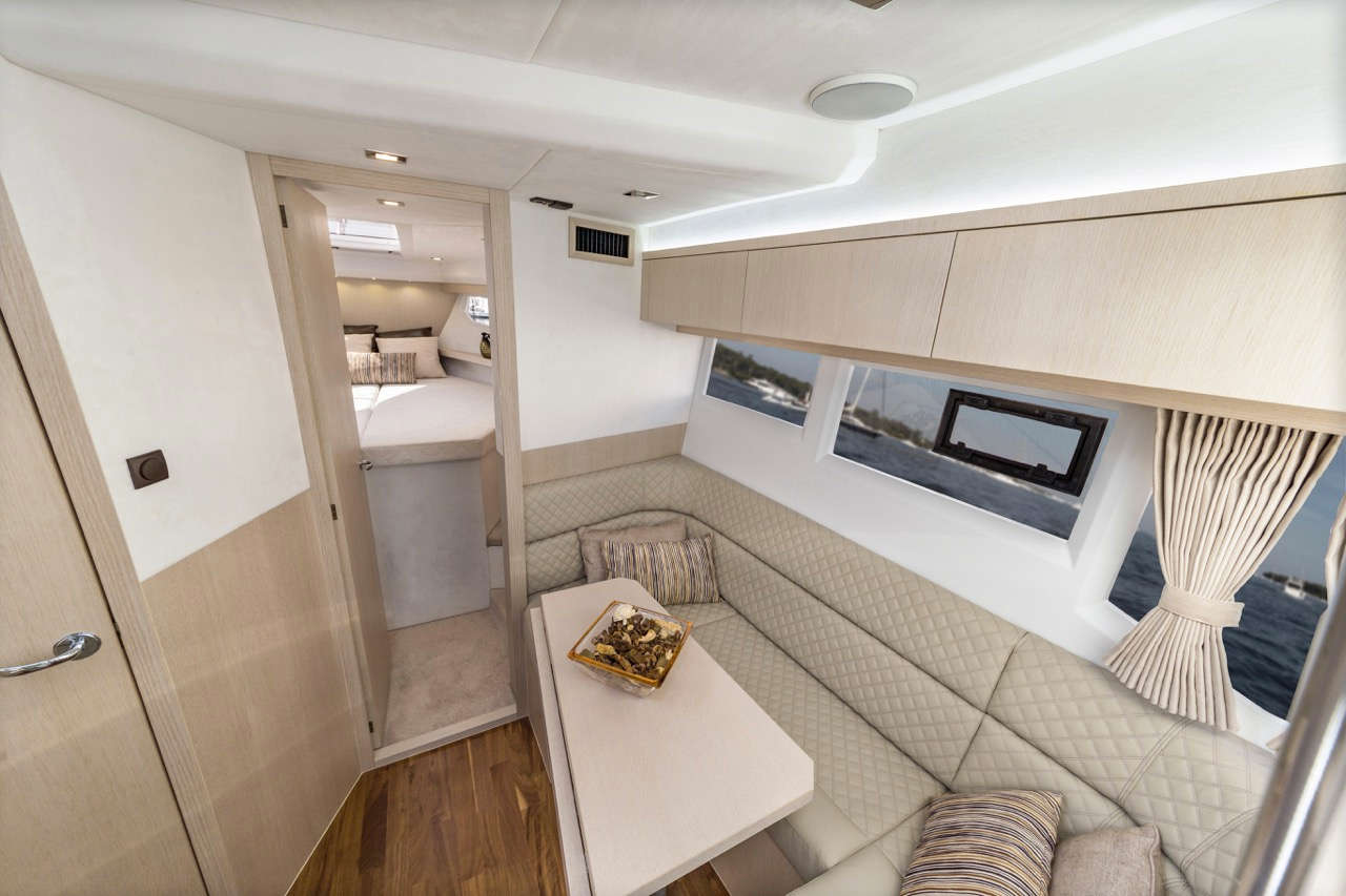 Galeon 365 HTS Internal image 17