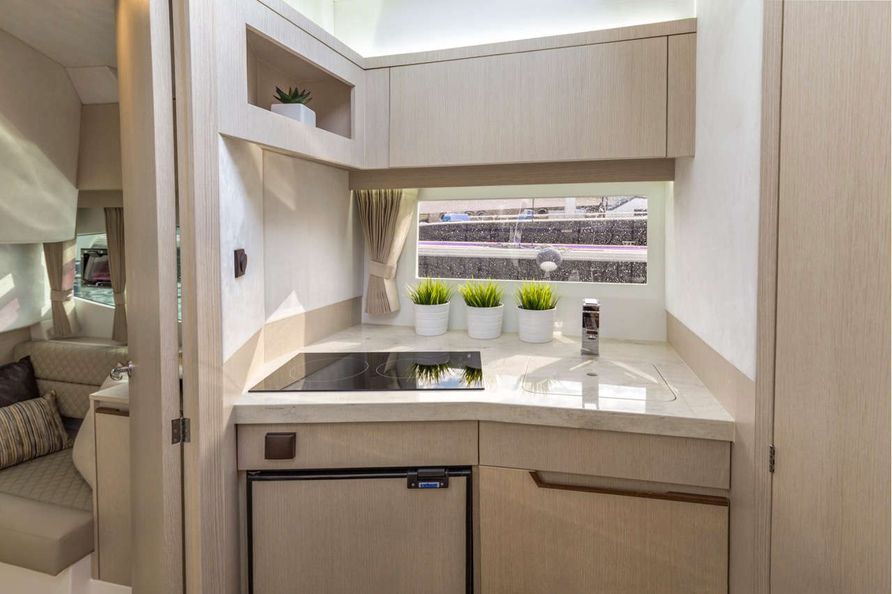 Galeon 365 HTS Internal image 19