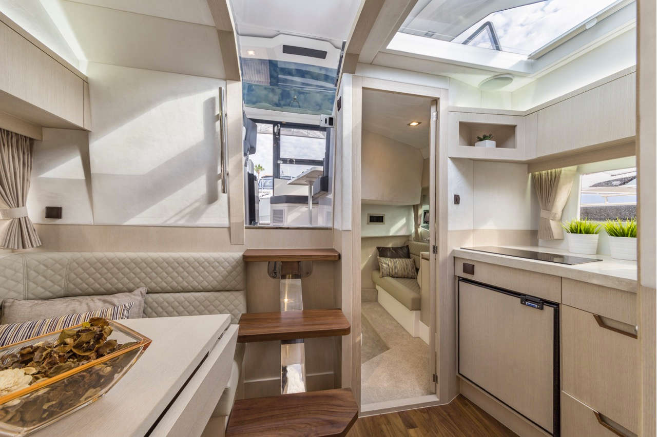 Galeon 365 HTS Internal image 22