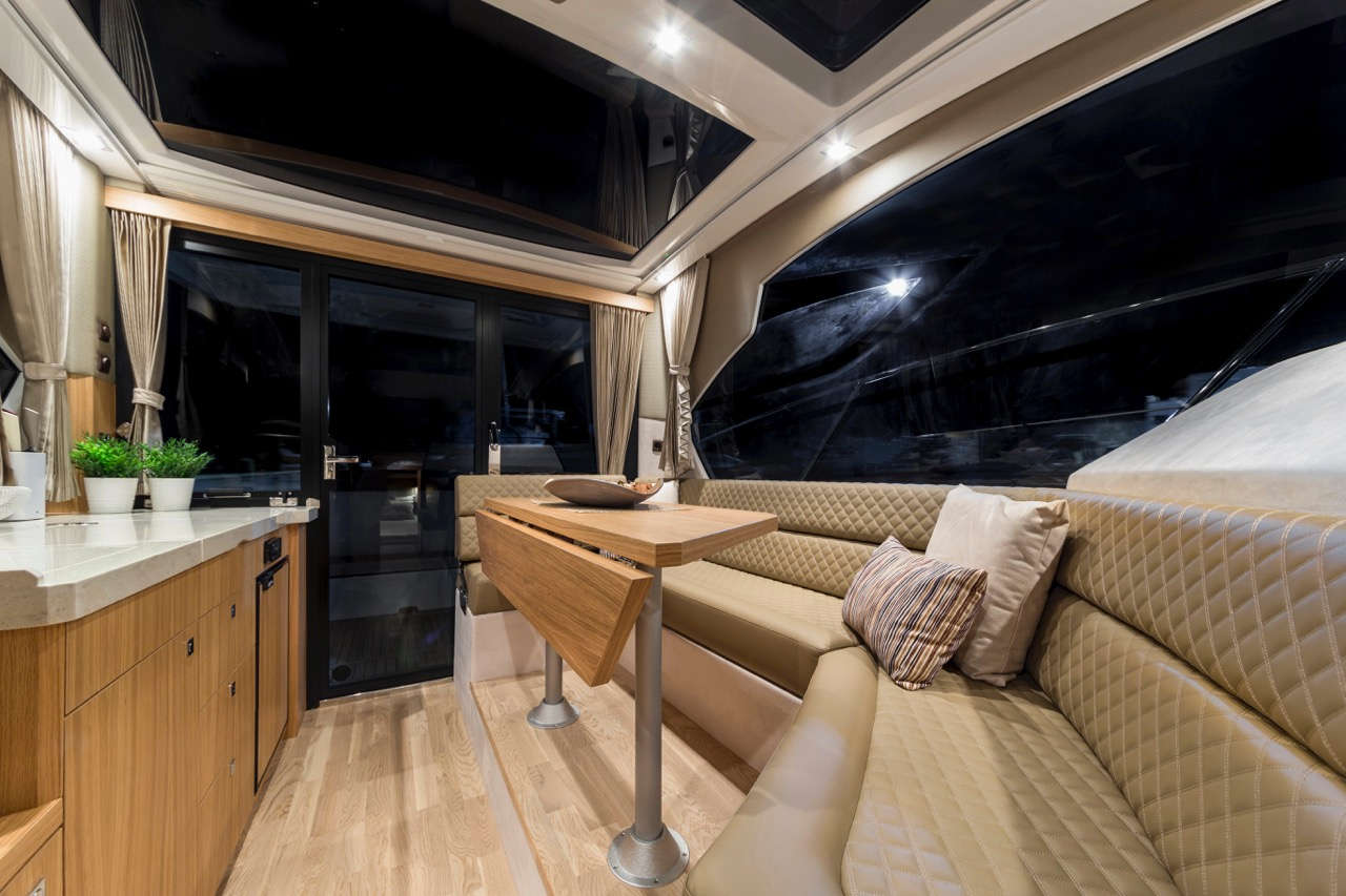 Galeon 370 HTC Internal image 6