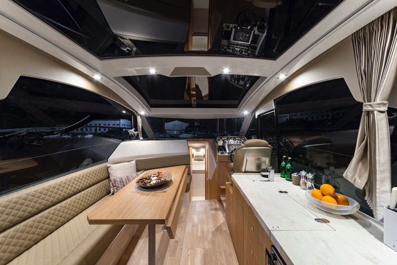 Galeon 370 HTC Internal image 10