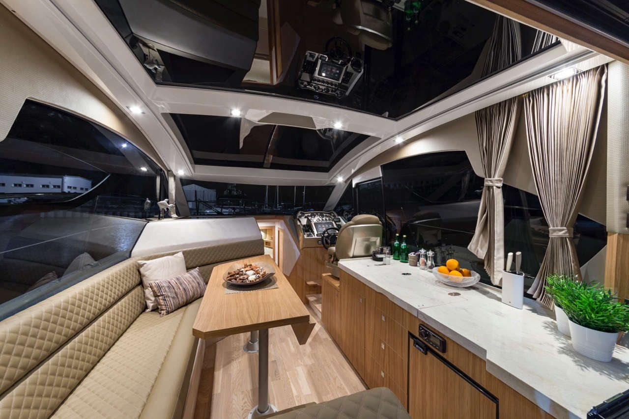 Galeon 370 HTC Internal image 11